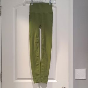 Fabletics Seamless Earth Day Leggings